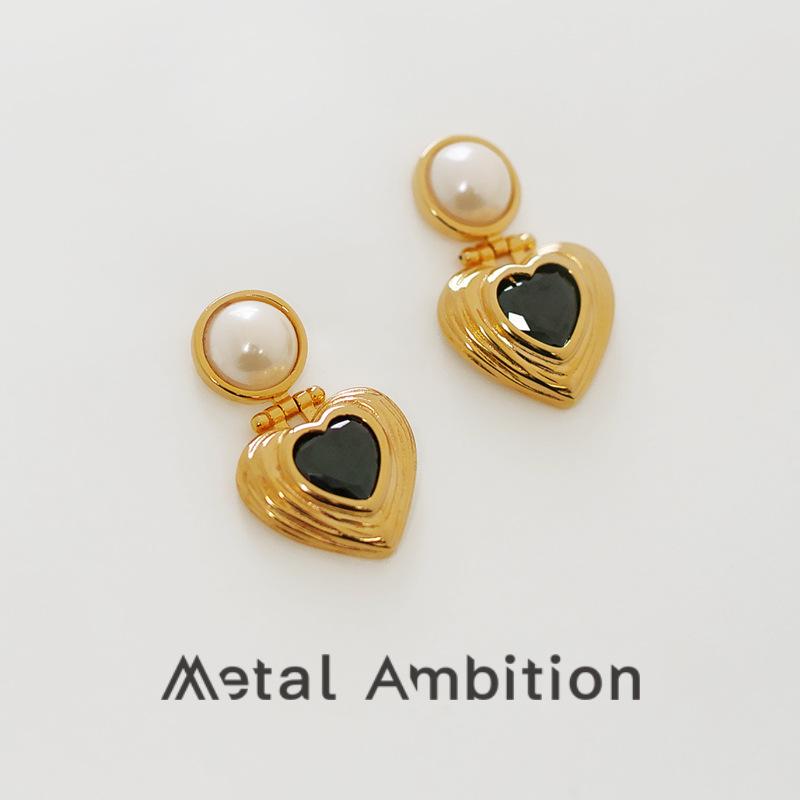 智贝主图_0mso珍珠耳钉女纯银爱心耳环小众设计感复古中