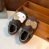 Zapatos de Frijol Birkenstock para Niños 2026 Nuevo Estilo Otoño Versión Coreana para Niñas Lindos de Dibujos Animados Calentitos con Felpa Zapatos de Algodón Versátiles