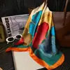 Bufanda de Seda Nueva Estilo 70 con Tacto de Alta Gama, Bufanda Cuadrada Pequeña Versátil Estilo Coreano, Bufanda Decorativa Profesional para Cuello Estampada por Ambos Lados de Seda Artificial