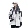 Chaqueta Exterior Tres en Uno a Prueba de Viento e Impermeable para Mujer, Estilo Pareja, Chaqueta de Montañismo Fina de Una Sola Capa para Hombre, Venta al por Mayor