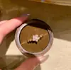 Anillo de Flor de Diamante Colorido Bañado en Oro Real, Popular en Xiaohongshu, para Mujer, Estilo Vintage Fresco y de Alta Gama, Venta al por Mayor de una Pieza