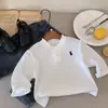 Algodón 100% Moda Primavera y Otoño Casual Estilo Coreano Camiseta Básica para Niños Camiseta con Bordado de Cuello en V Manga Larga Top Versátil para Niños y Niñas
