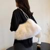 Bolso 2025 Nuevo de Imitación de Piel de Conejo para Mujer, a la Moda, Combinable con Todo, Bolso de Hombro Casual Portátil, Estilo Chanel, Bolso Esponjoso
