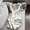 2026 Novo Estilo Estilo Nacional Bordado Seda Organza Vestido de Comprimento Médio Vestido de Manga Curta Atacado H06Fq87260