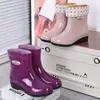 Botas de Lluvia, de Caña Baja, Cómodas y Gruesas, Zapatos de Goma Impermeables para Todas las Estaciones para Mujer, de Media Caña, Suela Gruesa, de Caña Alta para Invierno, Antideslizantes, Zapatillas de Cristal