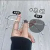 Novos Óculos de Cor Mudável com Armação Fosca Cor Castanha Nova para Mulheres Atacado Miopia Alto Valor de Cor Ultra Leve Finos Proteção Ocular Óculos de Cor Mudável