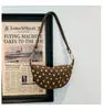 2025 Nuevo Bolso de Hombro Retro para Motocicleta de Venta Caliente Transfronteriza Bolso Cruzado Punk Europeo y Americano con Remaches Y2K con Remaches Bolso para Mujer