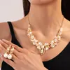 Conjunto de Pendientes Largos Ovalados en Forma de V Incrustados de Diamantes Collar Cadena para Clavícula Moda Europea y Americana Lujo Accesible Collar de Gama Alta