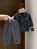 Estilo Coreano Meninos 2026 Outono/Inverno Novo Cinza Bordado Zíper Gola Polo Suéter de Malha Roupa Infantil Calça Casual