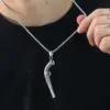 Nueva joyería de acero de titanio Hip Hop europeo y americano creativa pistola de titanio acero colgante para hombre moda cadena personalizada para suéter venta al por mayor