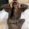 Pijamas Derong para Mujer Otoño e Invierno Nuevo Estampado de Leopardo Engrosado Cálido de Gama Alta Holgado Conjunto de Ropa para el Hogar Venta al por Mayor Transfronteriza