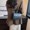 Bolsas de Verão para Mulheres 2024 Nova Bolsa Transversal Versátil e Moderna Bolsa Quadrada Pequena com Toque Sofisticado Bolsa Feminina para o Dia a Dia Bolsa Transversal Compacta