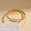 Pulseira Europeia e Americana Transfronteiriça com Diamantes Incrustados, Irregular, Multicamadas, Contas e Pérolas, Pulseira Fashion e Elegante, Joia de Luxo Leve e de Alta Qualidade