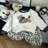 [Exclusivo para Artículos Más Vendidos] Conjunto de Sudadera para Niños 2025 Otoño Nuevo Estilo Coreano Dibujos Animados Niños y Niñas Sudadera y Pantalones Deportivos