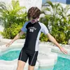 Aliexpress Ropa de baño para niños Estilo Deportivo para Niños Traje de Baño de Dos Piezas Manga Corta Protección Solar Modesto para Niños Mayores y Adolescentes