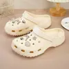 Zapatos con Agujeros para Mujer Verano Nuevo Estilo Ropa Exterior Suela Gruesa Resistentes al Desgaste Sandalias Exteriores EVA Playa Antideslizantes Pareja Pantuflas de Punta Cerrada