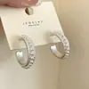 Pendientes de perlas geométricos en forma de C de estilo europeo y americano únicos para mujer, sencillos y versátiles, con un toque de alta gama para el uso diario