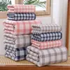 Toalla de Baño de Gasa Pura Grado A para Maternidad e Infancia, Cuadros Estilo Japonés, Suave y Absorbente, Toalla de Baño Grande, Adecuada para Adultos, 100% Algodón, Portátil
