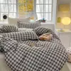 Faldón de cama de cachemira a base de plantas Amazon transfronterizo, juego de cuatro piezas de sarga cepillada engrosada, juego de tres piezas para dormitorio, venta al por mayor de fábrica