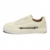Sapatos casuais de pescador com sola de palha para revenda, sapatos casuais esportivos de linho respiráveis para o verão para homens, tênis slip-on da moda.