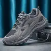 Zapatos deportivos casuales de moda para hombre, versátiles para el trabajo, otoño 2026, antideslizantes, resistentes al desgaste, zapatos de seguridad con suela de neumático, duraderos para sitios de construcción