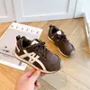 Zapatillas finas de felpa con forro de algodón para niños y niñas, otoño e invierno 2026, antideslizantes, resistentes al desgaste, con cordones, zapatos casuales para bebés y niños pequeños