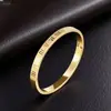 Pulseira de Aço Inoxidável Snap-On para Mulheres, High-End, Novos Produtos Europeus e Americanos Transfronteiriços, Pulseira de Aço Titânio Não Desbota Atacado
