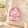 Wang Yuan ABRAZO Muñeco Pequeño Amor Peluche Llavero Estuche Protector 12cm Bolsa de Almacenamiento Bolsa a Prueba de Polvo Perfumada Cubierta Protectora