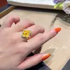 O Popular Novo Conjunto Fanta Bubu Inclui uma Pulseira, Colar e Brincos de Trevo de Quatro Folhas, Oferecendo um Toque Versátil e Sofisticado para os Acessórios da Sua Mão e Pescoço
