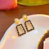 Pendientes de Plata Elegantes con Calado Geométrico Cuadrado y Perla Pendientes Retro Pequeños con Aroma Pendientes Elegantes de Moda de Nicho para Mujer