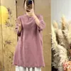 Nova roupa de verão feminina estilo chinês: camisa feminina de algodão e linho, gola alta retrô, abotoamento frontal, manga três quartos, comprimento médio