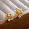 Brincos de Bola de Flor de Pérola Cravejados de Diamante 2025 Novo Estilo Pequenos, Requintados, Luxo Acessível, Brincos Gentis Elegantes Brincos de Nicho de Alta Qualidade