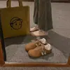 Versão Deusa do novo tênis casual esportivo de outono, bonito, nicho, fragrância suave, temperamento plano, moda, atacado
