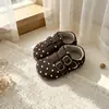 Sapatos de couro com poá estilo coreano para meninas, novos mocassins de sola macia para primavera e outono de 2026, sapatos versáteis estilo floresta para princesas, sapatos Birkenstock