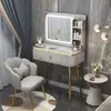 Penteadeira estilo italiano para quarto, moderna e simples, novo modelo 2026, pequena mesa de maquiagem de luxo discreto, escrivaninha para quarto principal com espelho integrado