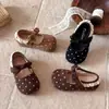 Zapatos de princesa para niña, zapatos para niños pequeños de estilo coreano con suela blanda, zapatos de primavera transpirables para niños pequeños, zapatos de lunares para bebés de un año