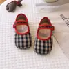 Sapatos de outono infantis com estampa xadrez, estilo pastoral, coleção 2026, sapatos de princesa para meninas, mocassins de bico fino, sapatos únicos para bebês e crianças pequenas