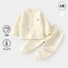 Conjunto de Algodão Quente para Primavera e Outono com Cintura Reta e Abertura Frontal Roupas de Bebê Classe A para Recém-Nascidos Conjunto Separado de Roupa Íntima Grossa para Bebê
