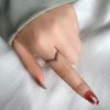 Nuevo anillo cruzado de diamante micro CNC en forma de V 2023 para mujer de acero de titanio diseño avanzado no se decolora anillo para dedo índice