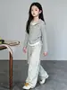 Conjunto de Ropa de Otoño Súper Bonito para Niñas 2026 Ropa Nueva para Niños Otoño Niños Grandes Niñas Sudadera con Capucha Pantalones de Pierna Ancha