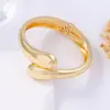 Pulseira Versátil Casual para Mulheres, Venda Quente Transfronteiriça da Amazon, Estilo Cool de Luxo Leve, Liga Metálica Brilhante Galvanizada, Aberta, Não Desbota