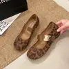 Sapatilhas, sapatos retrô de vovó de corte baixo estilo francês, saltos Mary Jane novos de camurça femininos, sapatos rasos com fenda falsa primavera e outono 2026