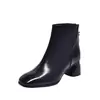 Botas de tornozelo quadradas de salto grosso estilo francês para mulheres, versáteis e elegantes, com forro de fleece, nova coleção outono/inverno 2026, com zíper traseiro, botas da moda