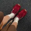 Zapatillas de entrenamiento retro alemanas versátiles de bloques de color para mujer, zapatos casuales de otoño 2026, estilo nuevo, cuero suave, suela gruesa
