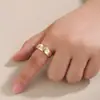 Anillo Abierto Ancho de Diseño Minimalista de Moda Transfronterizo, Anillo Versátil de Gama Alta Elegante de Nicho con Incrustaciones de Circonita, Más Vendido