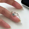 Anillo minimalista de plata pura S925 con aguamarina para mujer, gema azul verdosa en bisel redondo, superficie lisa, anillo abierto versátil