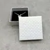 Caja de joyería con diseño de diamantes, caja para anillos y pendientes, embalaje para collar, colgante, pendientes y pulseras, embalaje con logotipo.