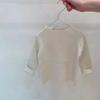 Roupas de Outono e Inverno para Meninos e Meninas Suéter de Malha Interno com Gola Meia-alta Suéter Pitado Novo de Outono para Bebê Roupas Infantis Macias e Aconchegantes
