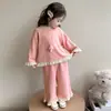 Conjunto de Ropa para Niñas de Primavera y Otoño con Sudadera de Cuello Fruncido, Pantalones Anchos Estilosos de Mariposa, Conjunto de Dos Piezas para Niñas Mayores