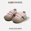 Tênis Esportivo Infantil Novo Primavera 2026 Sapatos Casuais Macios para Crianças Tênis Calçados para Caminhada de Bebê Versátil
